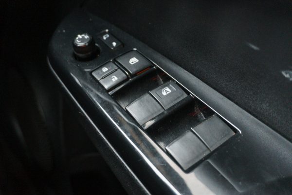 TOYOTA YARIS 1.2 HIGH (CROSS) AT 2020 - Image 19