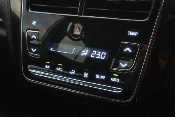 TOYOTA YARIS 1.2 HIGH (CROSS) AT 2020 - Image 23