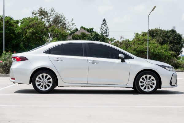 TOYOTA ALTIS 1.6 G (NEW) AT 2019 จด 2020 (9กน6370) - Image 6