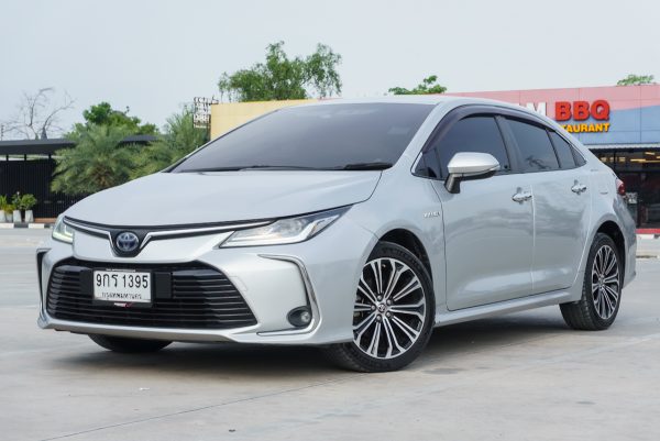TOYOTA ALTIS 1.8 HV HIGH AT ปี2019 จด ปี2020 - Image 2