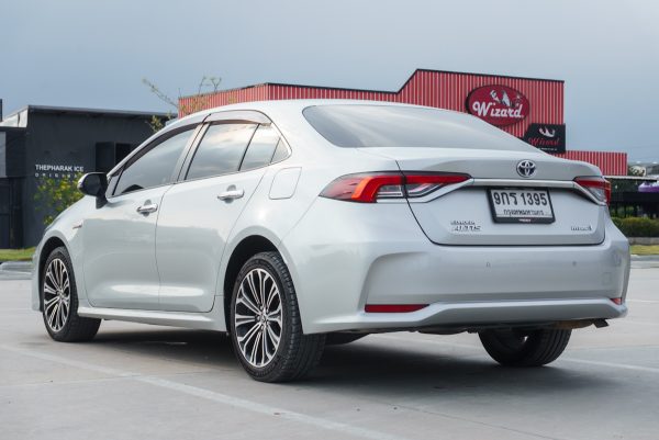 TOYOTA ALTIS 1.8 HV HIGH AT ปี2019 จด ปี2020 - Image 8