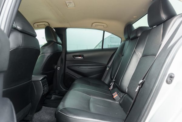 TOYOTA ALTIS 1.8 HV HIGH AT ปี2019 จด ปี2020 - Image 14