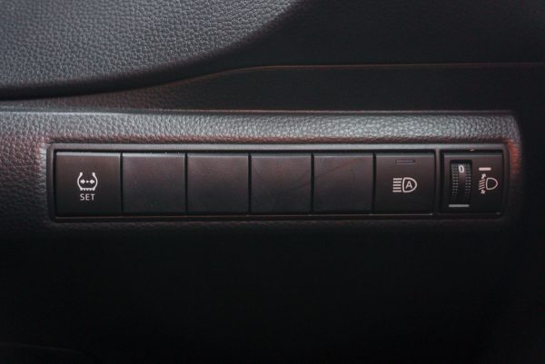 TOYOTA ALTIS 1.8 HV HIGH AT ปี2019 จด ปี2020 - Image 22