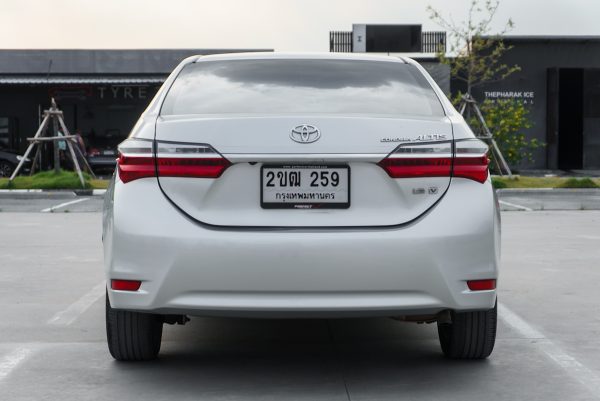 TOYOTA ALTIS 1.8 V AT ปี2016 (2ขฒ259) - Image 9