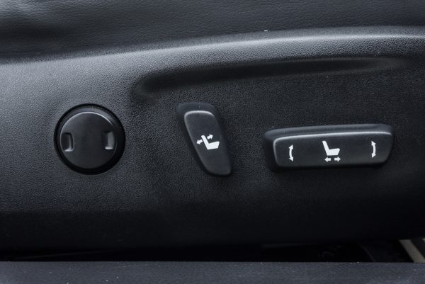 TOYOTA ALTIS 1.8 V AT ปี2016 (2ขฒ259) - Image 12