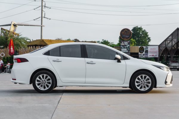 TOYOTA ALTIS 1.6 G AT ปี2020 ( 9กว3294) - Image 6