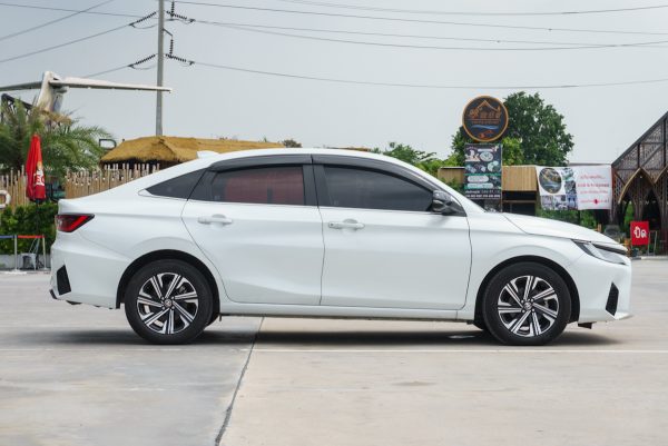 TOYOTA YARIS ATIV 1.2 PREMIUM LUXURY AT ปี2023 - Image 6