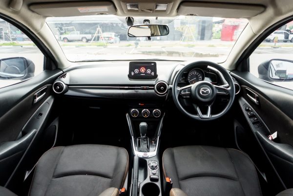 MAZDA 2 1.3 C AT ปี2022 - Image 15