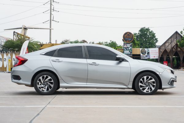 HONDA CIVIC 1.8 E AT ปี2019 จด ปี2020 - Image 6