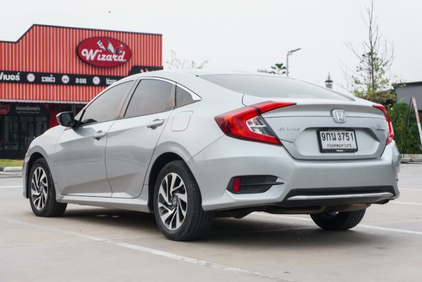 HONDA CIVIC 1.8 E AT ปี2019 จด ปี2020 - Image 8