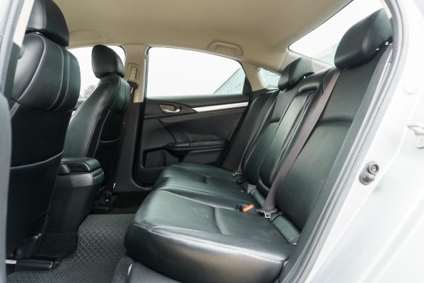 HONDA CIVIC 1.8 E AT ปี2019 จด ปี2020 - Image 13