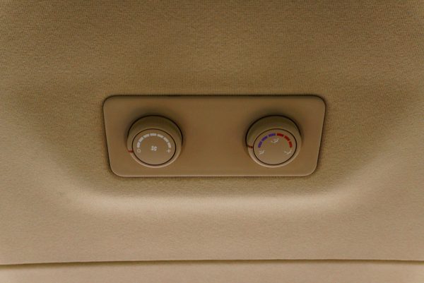 HYUNDAI H1 2.5 ELITE AT ปี2019 - Image 19
