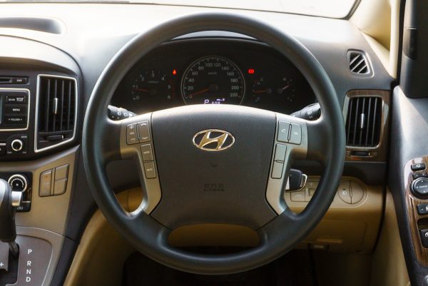 HYUNDAI H1 2.5 ELITE AT ปี2019 - Image 24