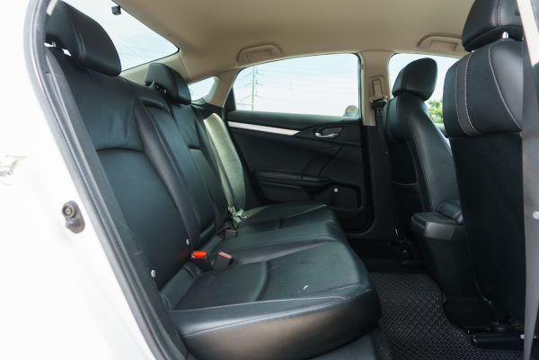 HONDA CIVIC 1.8 EL AT ปี2019 จด ปี2020 - Image 13