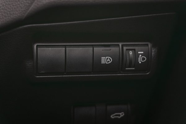 TOYOTA COROLLA CROSS 1.8 HYBRID PREMIUM SAFETY AT ปี2021 จด ปี2022 - Image 25