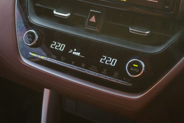 TOYOTA COROLLA CROSS 1.8 HYBRID PREMIUM SAFETY AT ปี2021 จด ปี2022 - Image 29
