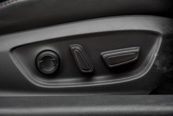TOYOTA CAMRY 2.5 G AT 2019 - Image 12