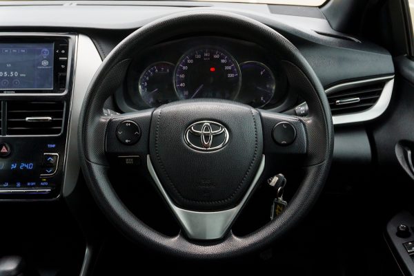 TOYOTA YARIS 1.2 MID AT 2019 - Image 16