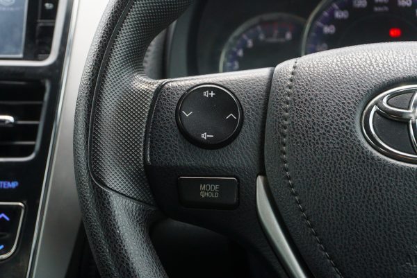 TOYOTA YARIS 1.2 MID AT 2019 - Image 17