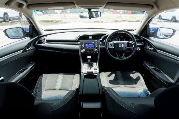 HONDA CIVIC 1.8 E AT 2020 - Image 15