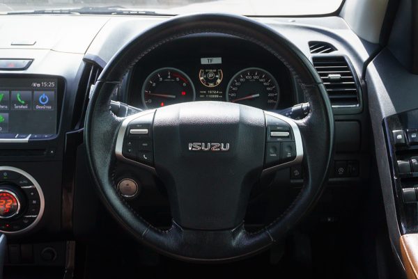 ISUZU D-MAX CAB 4 1.9 HI-LANDER  Z-PRESTIGE AT 2019 - Image 16