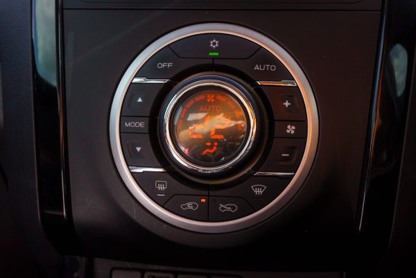 ISUZU D-MAX CAB 4 1.9 HI-LANDER  Z-PRESTIGE AT 2019 - Image 25