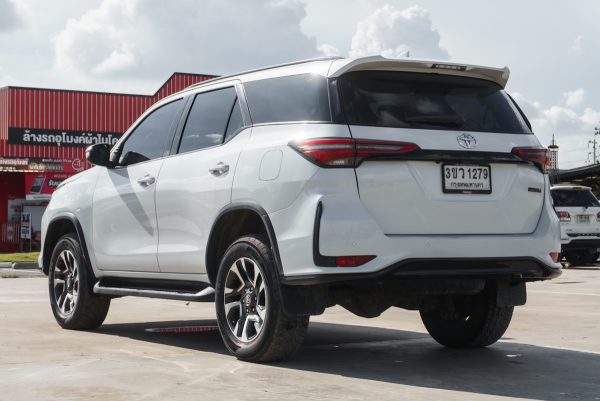 TOYOTA FORTUNER 2.4 LEADER AT 2022 - Image 8