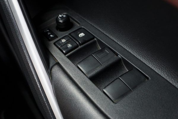TOYOTA COROLLA CROSS 1.8 HYBRID PREMIUM SAFETY AT 2020 (1ขณ5401) - Image 24