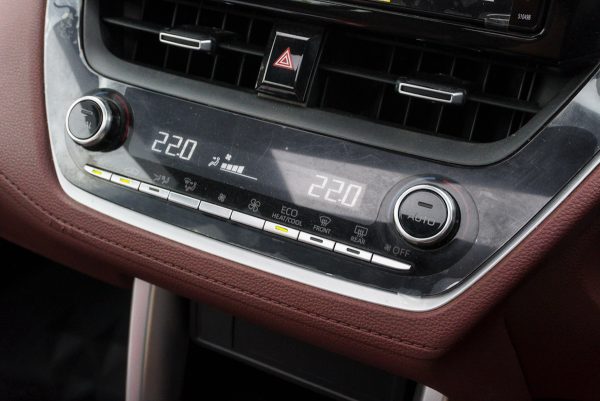 TOYOTA COROLLA CROSS 1.8 HYBRID PREMIUM SAFETY AT 2020 (1ขณ5401) - Image 29