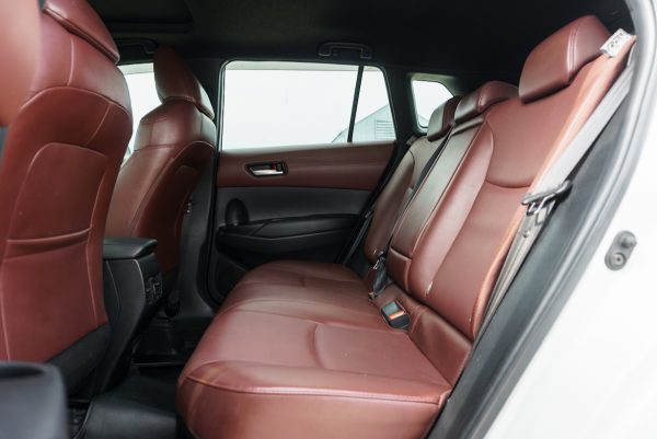 TOYOTA COROLLA CROSS 1.8 HYBRID PREMIUM SAFETY AT 2020 จด 2022 (2ขพ9698) - Image 14