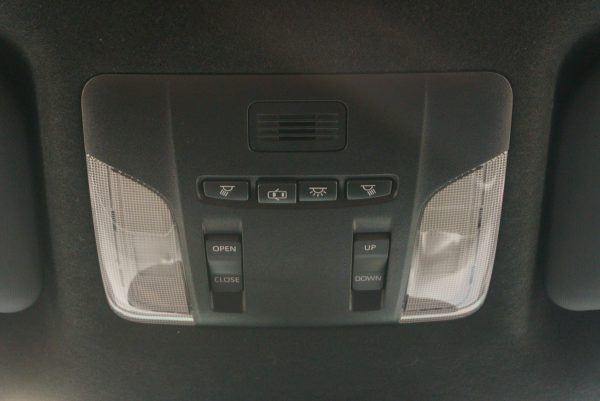 TOYOTA COROLLA CROSS 1.8 HYBRID PREMIUM SAFETY AT 2020 จด 2022 (2ขพ9698) - Image 18