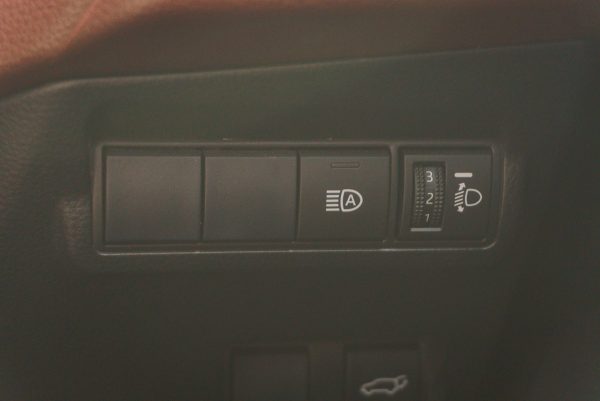 TOYOTA COROLLA CROSS 1.8 HYBRID PREMIUM SAFETY AT 2020 จด 2022 (2ขพ9698) - Image 23