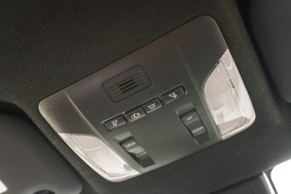 TOYOTA COROLLA CROSS 1.8 HYBRID PREMIUM SAFETY AT 2020 จด 2022 (2ขพ9698) - Image 30