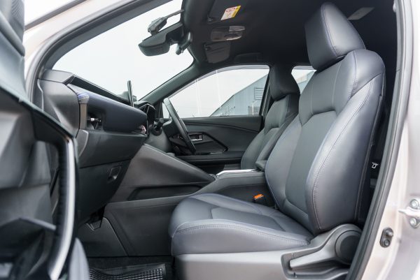 TOYOTA YARIS CROSS 1.5 HEV PREMIUM AT 2025 - Image 15