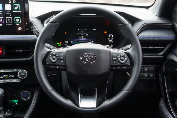 TOYOTA YARIS CROSS 1.5 HEV PREMIUM AT 2025 - Image 19