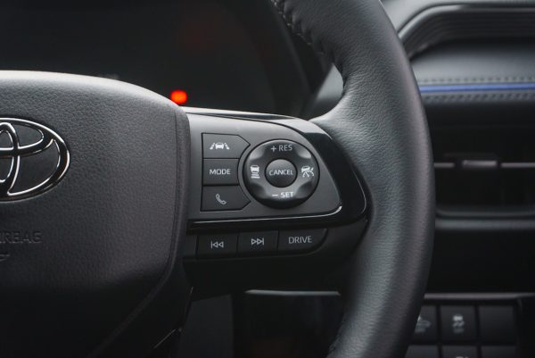 TOYOTA YARIS CROSS 1.5 HEV PREMIUM AT 2025 - Image 21