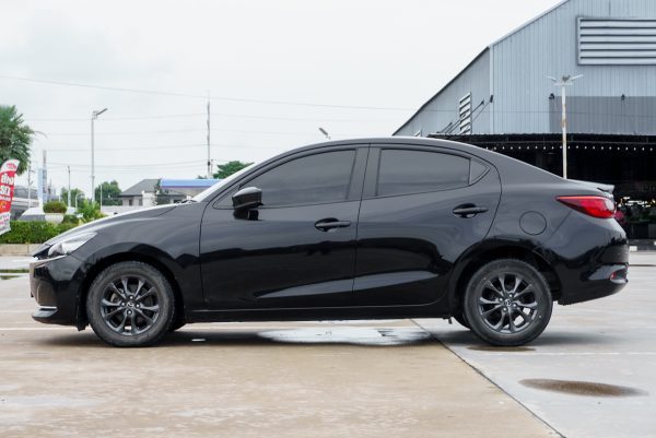 MAZDA 2 1.3 S AT 2020 จด 2021 - Image 7