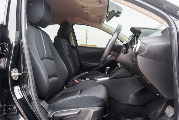 MAZDA 2 1.3 S AT 2020 จด 2021 - Image 11