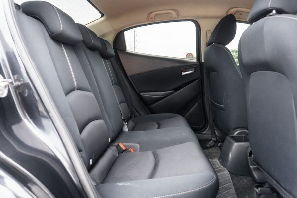 MAZDA 2 1.3 S AT 2020 จด 2021 - Image 12