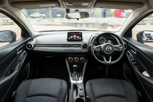MAZDA 2 1.3 S AT 2020 จด 2021 - Image 15