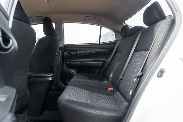 TOYOTA YARIS ATIV 1.2 E AT 2019 - Image 13