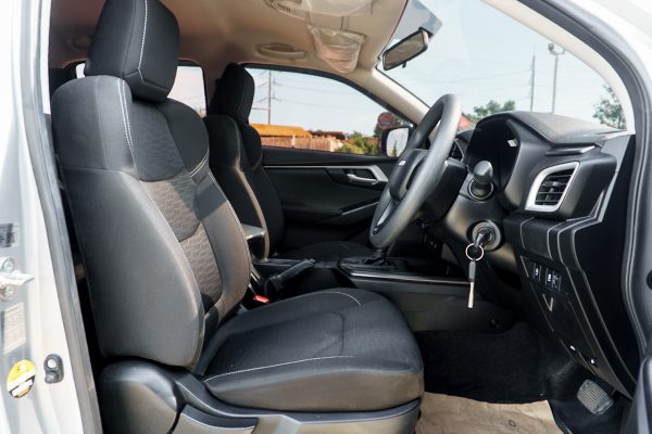 ISUZU D-MAX CAB 4 1.9 L DA AT 2022 จด 2023 - Image 11