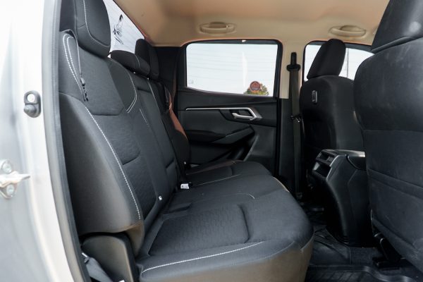 ISUZU D-MAX CAB 4 1.9 L DA AT 2022 จด 2023 - Image 12
