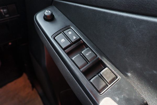 ISUZU D-MAX CAB 4 1.9 L DA AT 2022 จด 2023 - Image 19