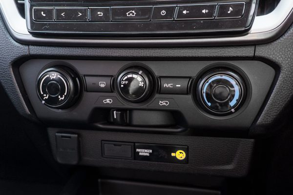 ISUZU D-MAX CAB 4 1.9 L DA AT 2022 จด 2023 - Image 23