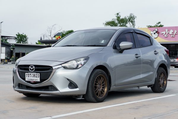 MAZDA 2 1.3 STANDARD AT 2016 - Image 3