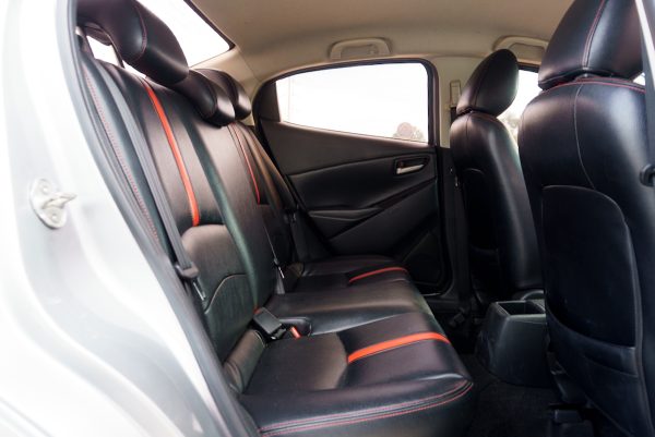 MAZDA 2 1.3 STANDARD AT 2016 - Image 12