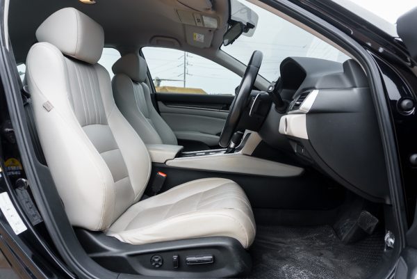 HONDA ACCORD 1.5 EL TURBO AT 2020 (9กอ4950) - Image 11
