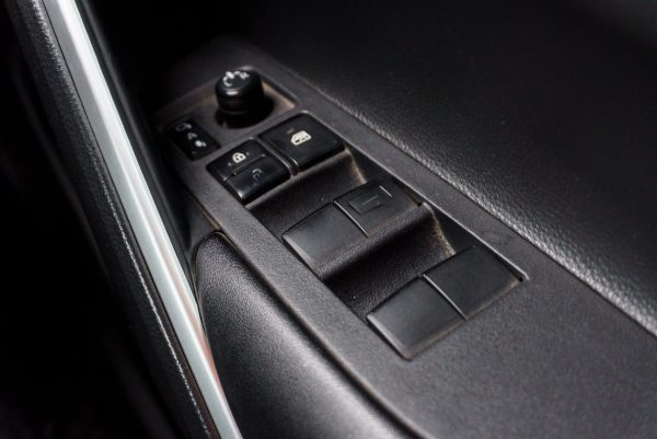 TOYOTA COROLLA CROSS 1.8 HYBRID SMART AT 2022 - Image 22