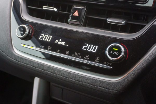 TOYOTA COROLLA CROSS 1.8 HYBRID SMART AT 2022 - Image 27